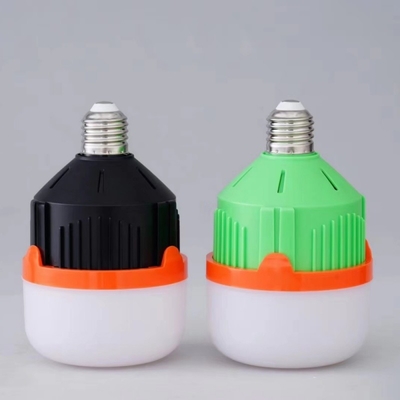 Novo Design Carregamento rápido Alta potência Longo tempo de funcionamento lâmpada de emergência LED E27 B22 base Alta luminosidade
